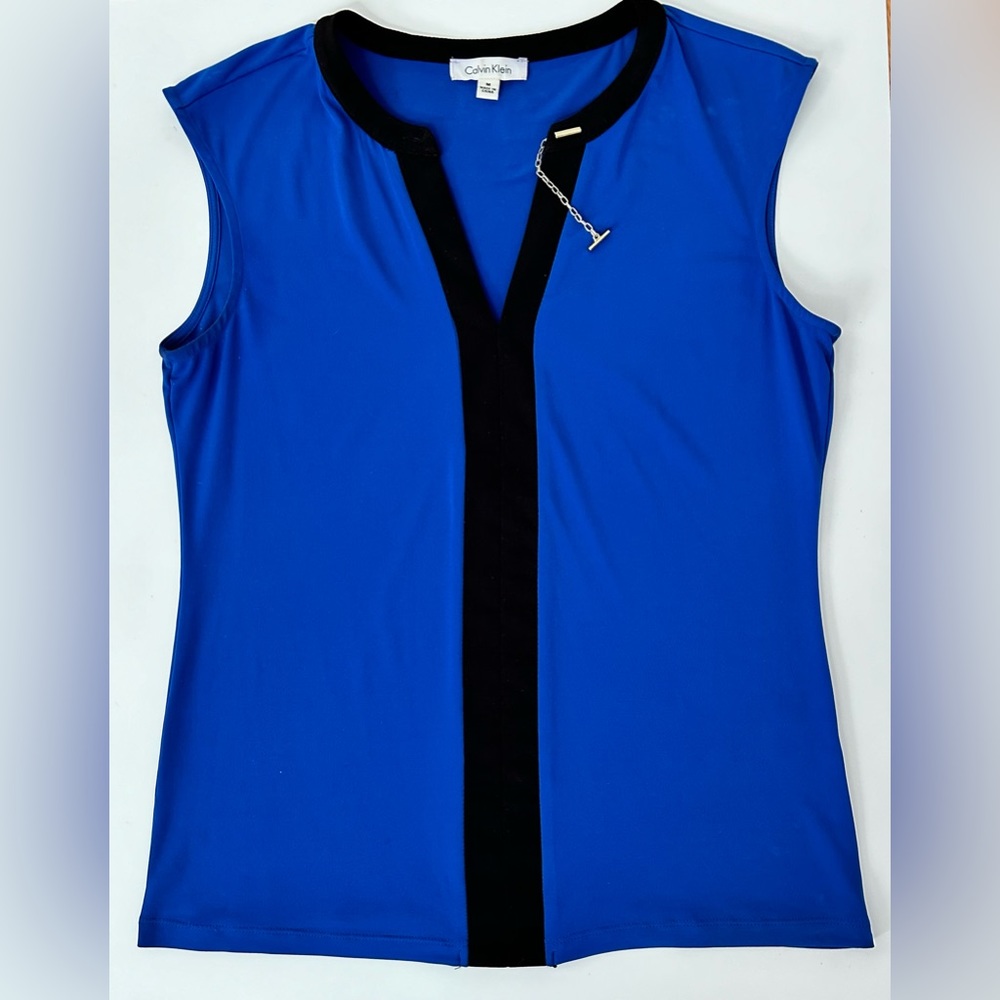 Calvin Klein sleeveless top with gold chain size M